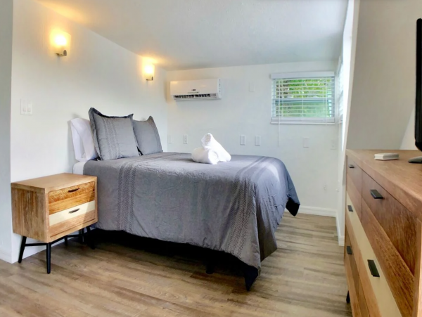 Charming Vacation Rental Condo on Siesta Key Walk to Beach
