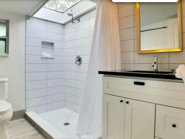Charming Vacation Rental Condo on Siesta Key Walk to Beach