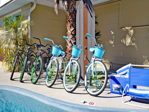 Charming Vacation Rental Condo on Siesta Key Walk to Beach