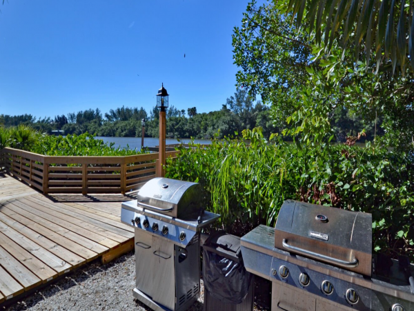 Charming Vacation Rental Condo on Siesta Key Walk to Beach