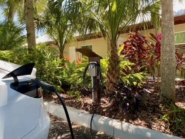 Charming Vacation Rental Condo on Siesta Key Walk to Beach