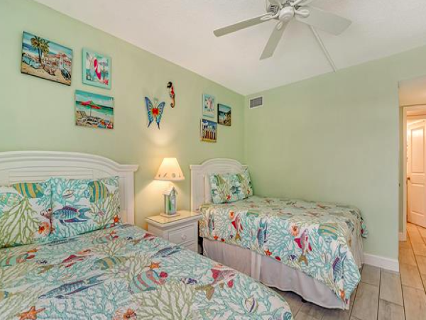 2 Bedroom Siesta Key Condo sleeps 6