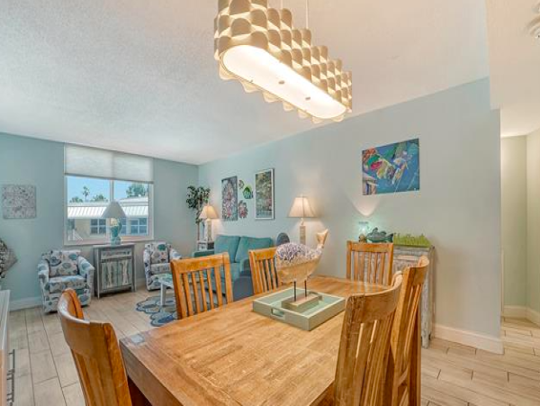 2 Bedroom Siesta Key Condo sleeps 6
