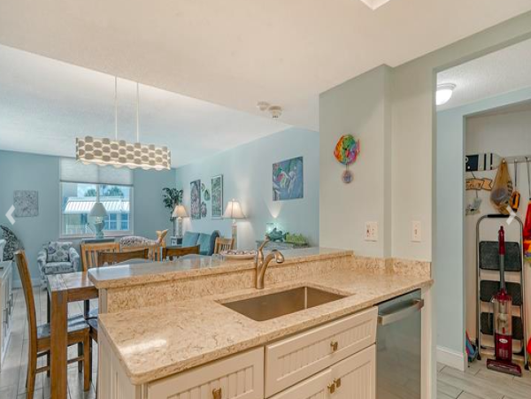 2 Bedroom Siesta Key Condo sleeps 6