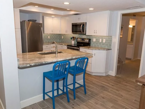 Lovely 2 Bedroom Condo Partial Ocean Views