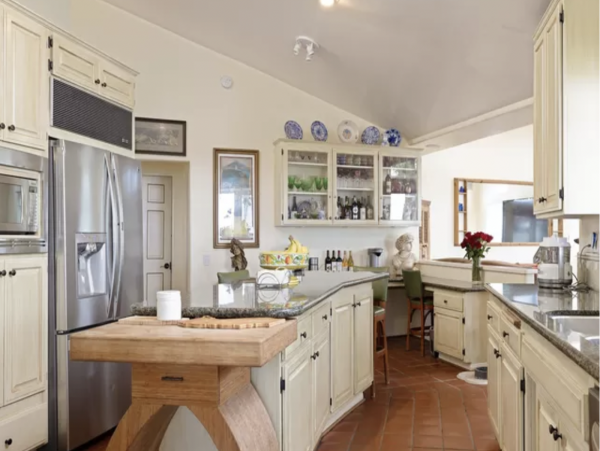 Stunning Santa Barbara Luxury Estate Home with Guest Houses & Pool