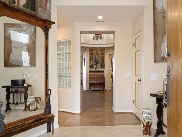 Stunning Santa Barbara Luxury Estate Home with Guest Houses & Pool
