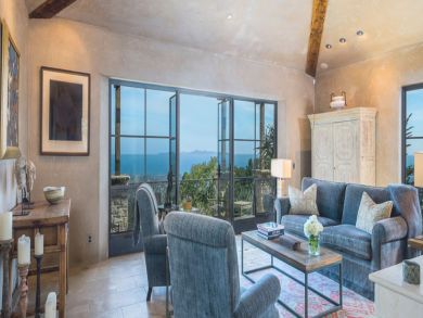 Classy, Comfort Movie Star Home