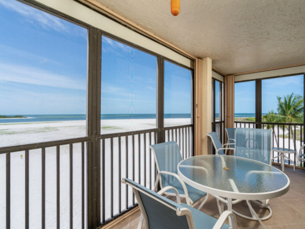 Lovely 2 Bedroom Vacation Condo in Fort Myers Beach