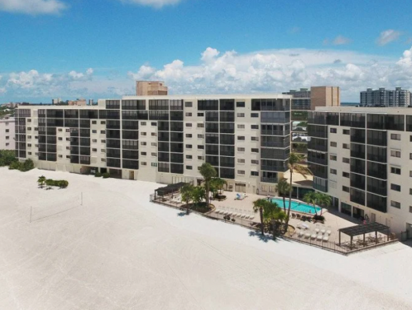 Lovely 2 Bedroom Vacation Condo in Fort Myers Beach