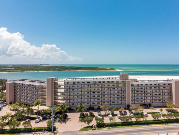 Lovely 2 Bedroom Vacation Condo in Fort Myers Beach