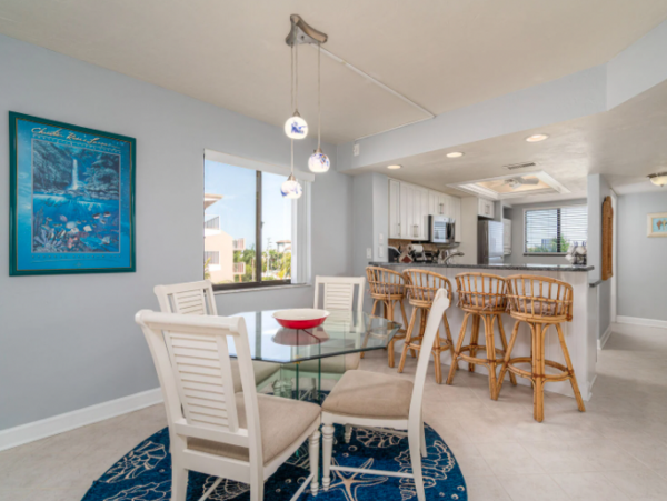 Lovely 2 Bedroom Vacation Condo in Fort Myers Beach