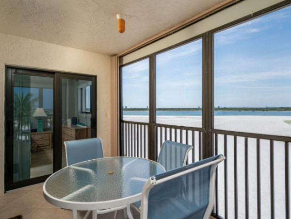 Lovely 2 Bedroom Vacation Condo in Fort Myers Beach