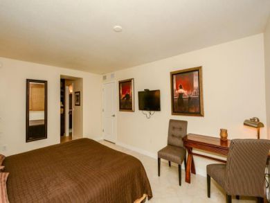 Lovely Siesta Key Vacation Condo Flip Flop to the Beach