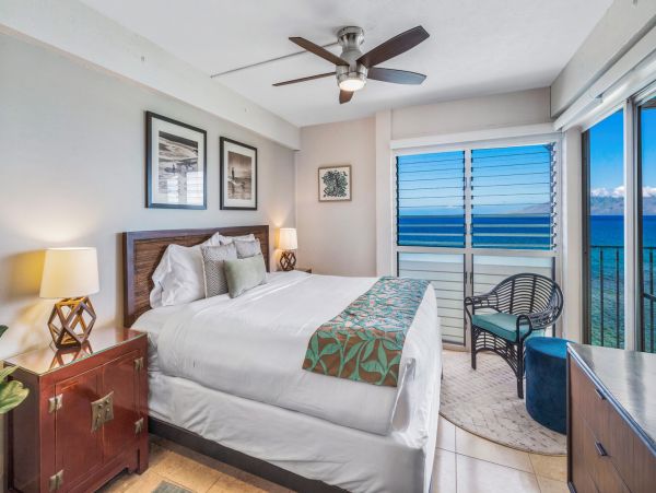 Luxurious 3 Bedroom Beachfront Condo with Breathtaking View