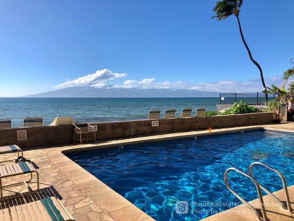 Luxurious 3 Bedroom Beachfront Condo with Breathtaking View