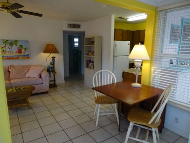 Value Siesta Key Cottage Across Street from the Beach