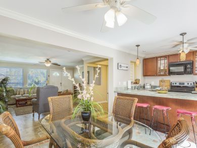 Close to Downtown Canalfront 3 bedroom Rental Close to Downtown Canalfront 3 bedroom Rental