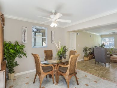 Close to Downtown Canalfront 3 bedroom Rental Close to Downtown Canalfront 3 bedroom Rental