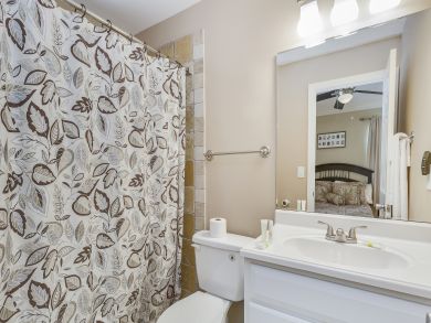 Close to Downtown Canalfront 3 bedroom Rental Close to Downtown Canalfront 3 bedroom Rental