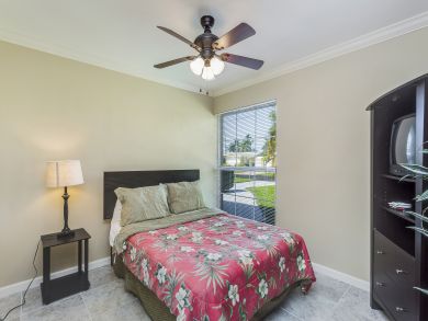 Close to Downtown Canalfront 3 bedroom Rental Close to Downtown Canalfront 3 bedroom Rental