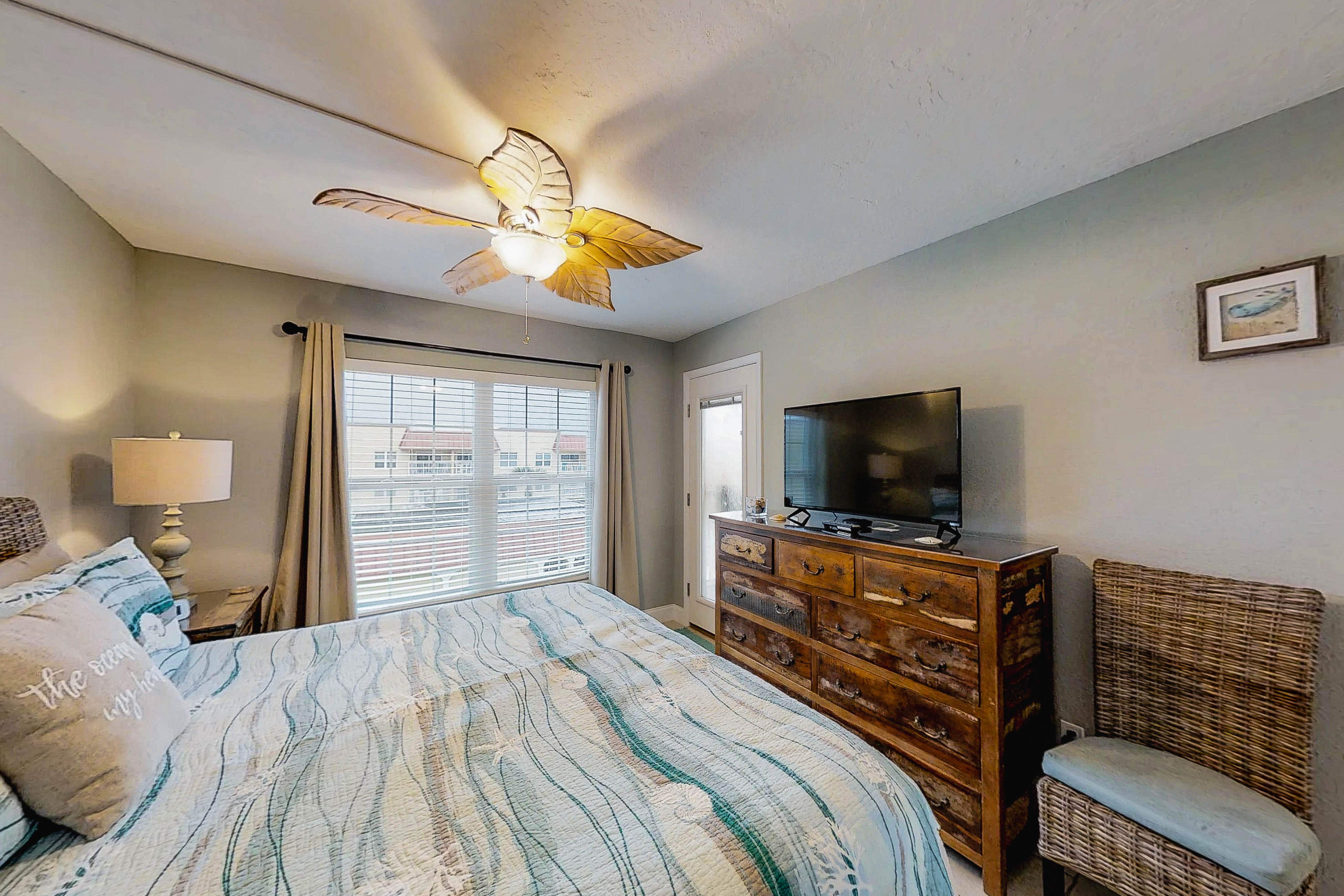 New Smyrna Beach Condo 913701