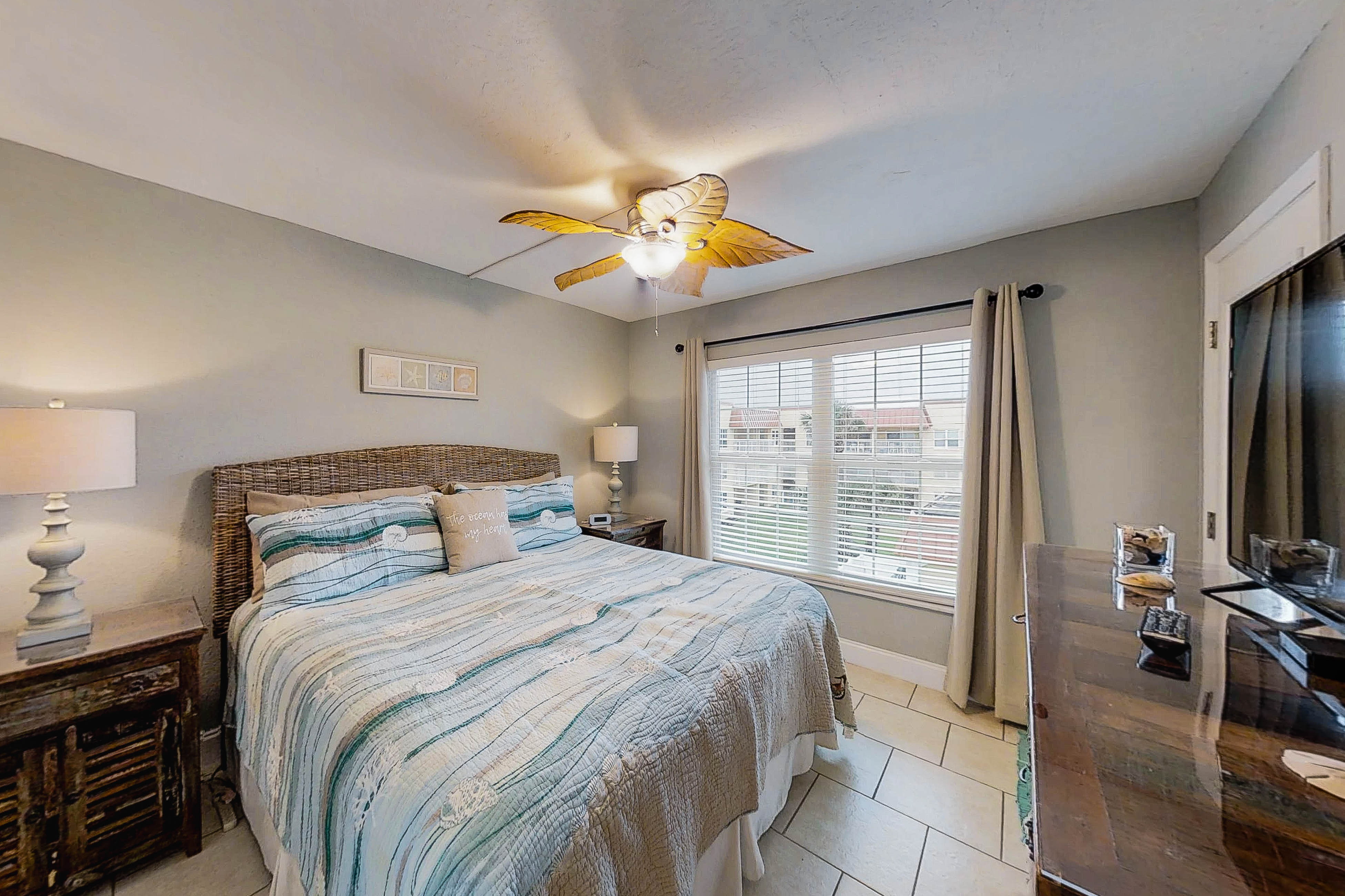 New Smyrna Beach Condo 913701