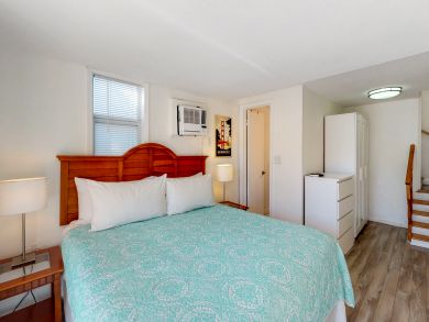 Ocean View Home Sleeps 8 Guests Only 1/2 Block to Beach