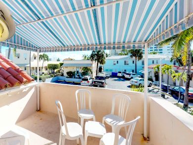 Ocean View Home Sleeps 8 Guests Only 1/2 Block to Beach
