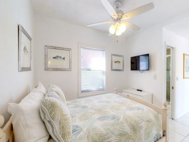 Ocean View Home Sleeps 8 Guests Only 1/2 Block to Beach