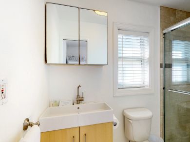 Ocean View Home Sleeps 8 Guests Only 1/2 Block to Beach