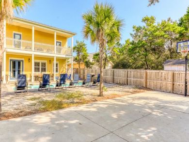 Very Nice 6 Bedroom Home with Private Pool Sleeps 14 Guests