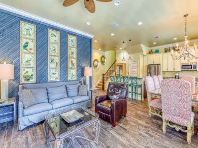 Very Nice 6 Bedroom Home with Private Pool Sleeps 14 Guests