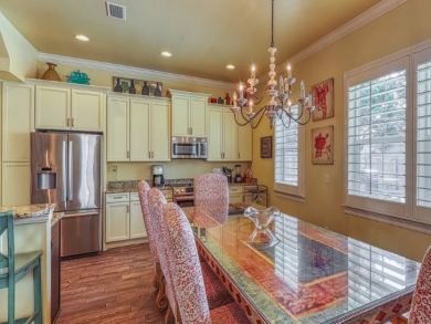 Very Nice 6 Bedroom Home with Private Pool Sleeps 14 Guests
