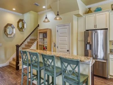 Very Nice 6 Bedroom Home with Private Pool Sleeps 14 Guests