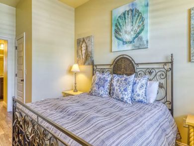 Very Nice 6 Bedroom Home with Private Pool Sleeps 14 Guests