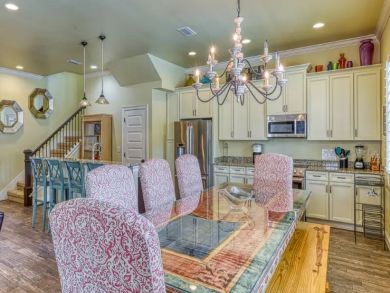 Very Nice 6 Bedroom Home with Private Pool Sleeps 14 Guests