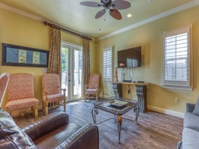 Very Nice 6 Bedroom Home with Private Pool Sleeps 14 Guests