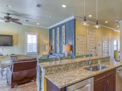 Very Nice 6 Bedroom Home with Private Pool Sleeps 14 Guests