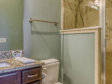 Very Nice 6 Bedroom Home with Private Pool Sleeps 14 Guests
