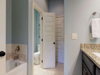 Very Nice 6 Bedroom Home with Private Pool Sleeps 14 Guests