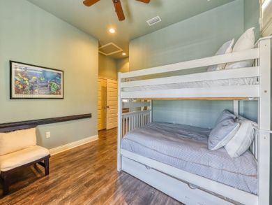 Very Nice 6 Bedroom Home with Private Pool Sleeps 14 Guests