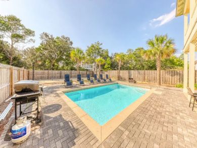 Very Nice 6 Bedroom Home with Private Pool Sleeps 14 Guests