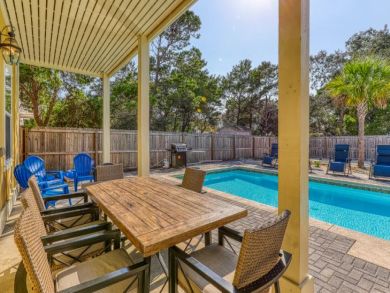 Very Nice 6 Bedroom Home with Private Pool Sleeps 14 Guests