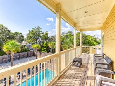 Very Nice 6 Bedroom Home with Private Pool Sleeps 14 Guests