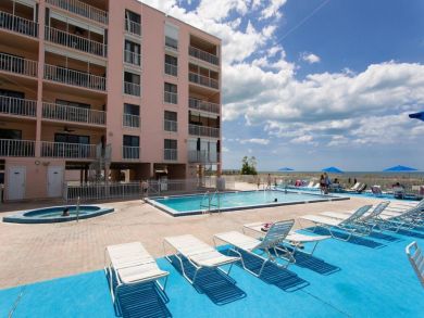 On Beach 3 Bedroom Vacation Condo Sleeps 7 in Indian Rocks