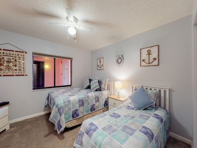 On Beach 3 Bedroom Vacation Condo Sleeps 7 in Indian Rocks
