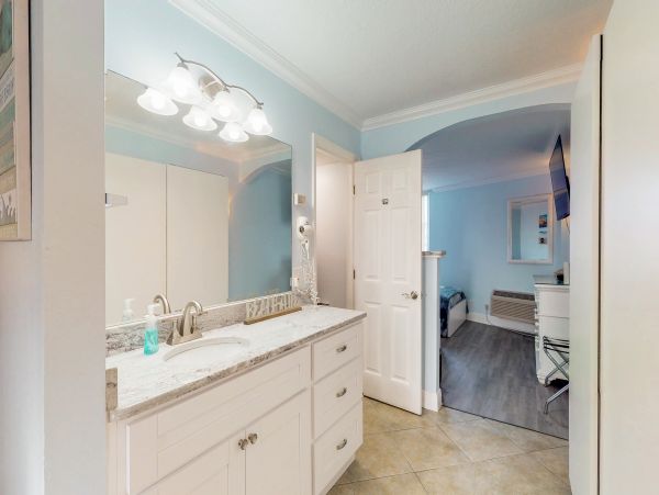 Studio Condo Across the Street from the Beach