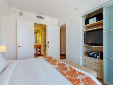 Hollywood Condo 913748 Hollywood Condo 913748