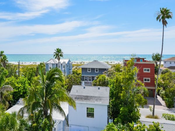 Vacation Villa Short Walk to Bean Point on Anna Maria Island